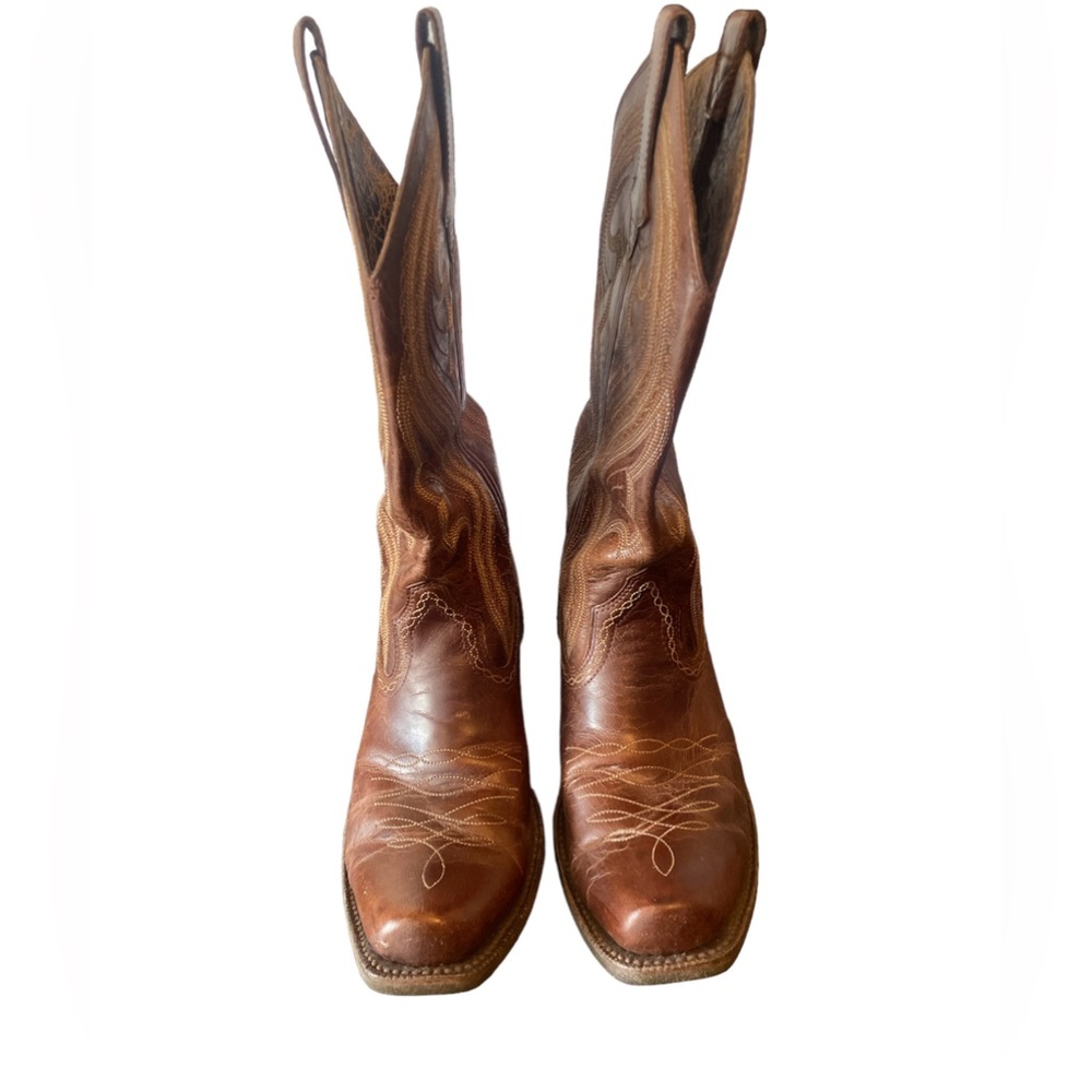 ⭐️⭐️⭐️SOLD⭐️⭐️⭐️Ariat women’s cowboy boots⭐️⭐️⭐️SOLD⭐️⭐️⭐️